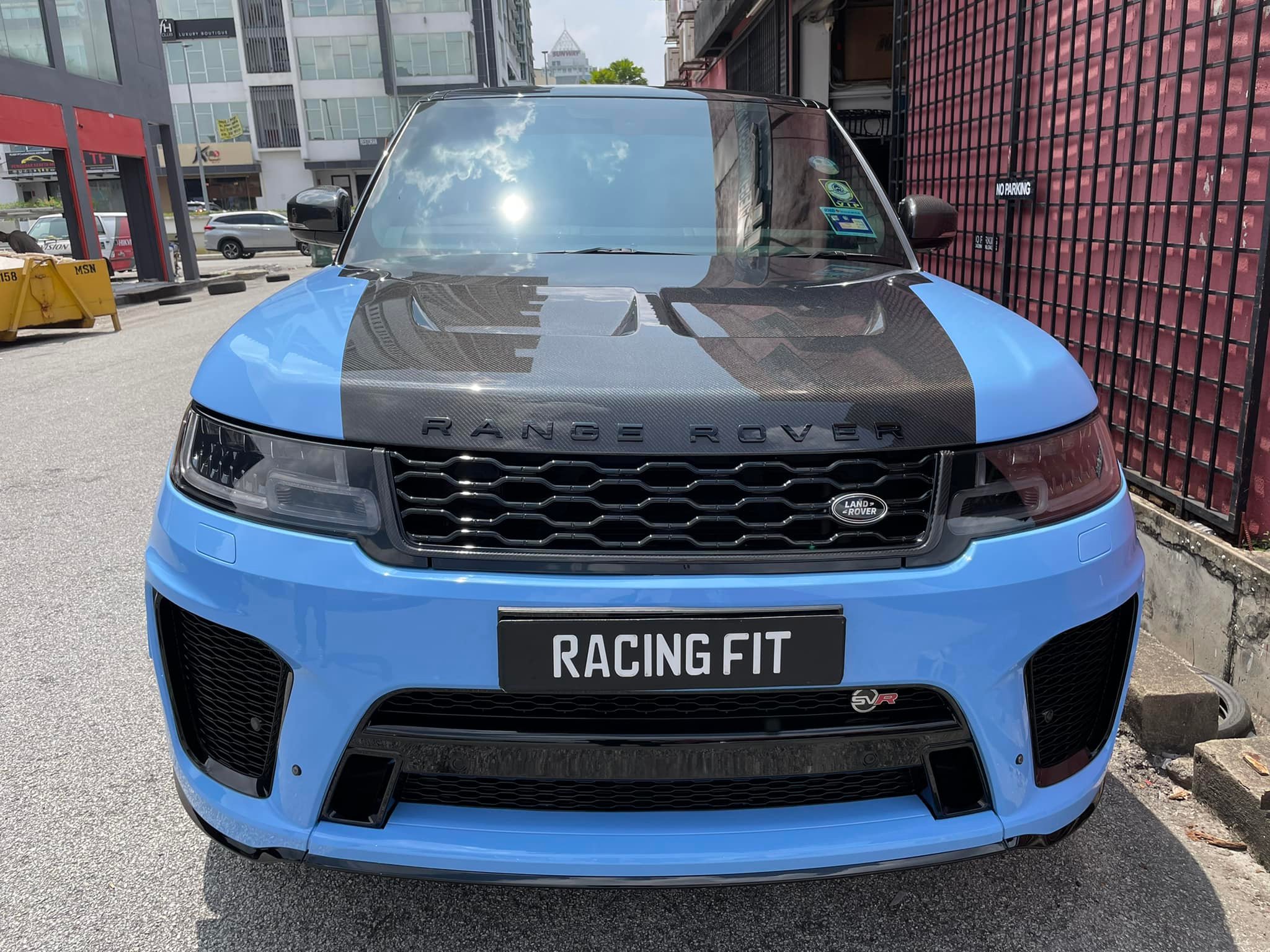 Range Rover Sport L494 SVR CARBON FIBER BONNET HOOD